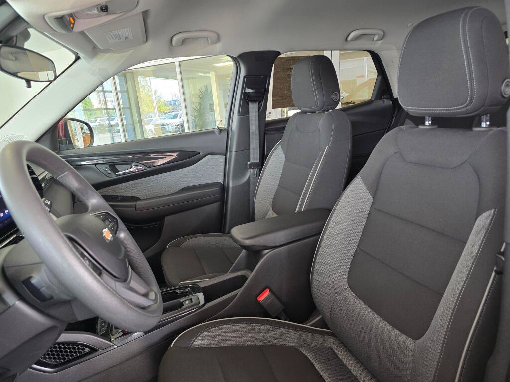 Used 2025 Chevrolet TrailBlazer LT AWD/4WD image 19