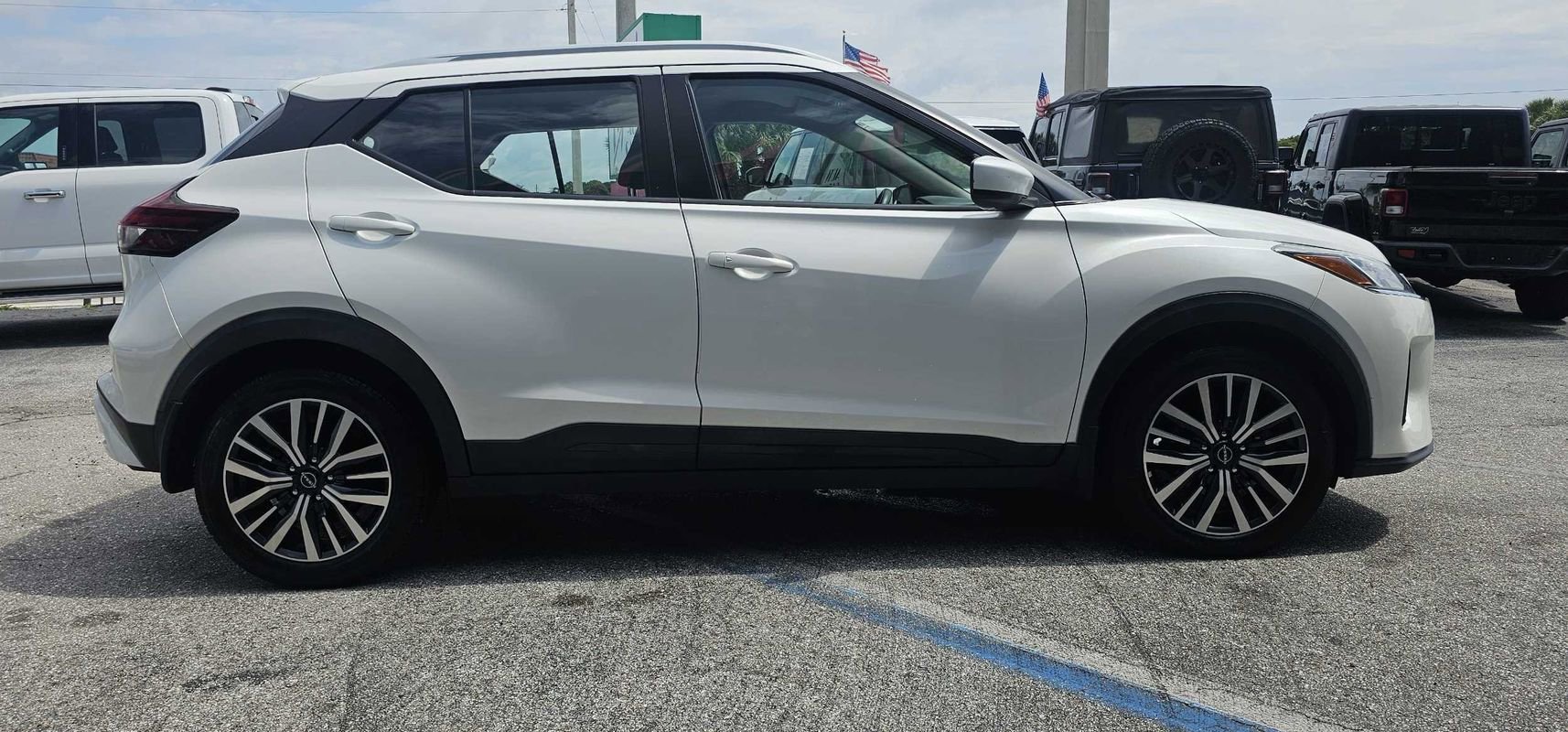 Used 2022 Nissan Kicks SV FWD image 21
