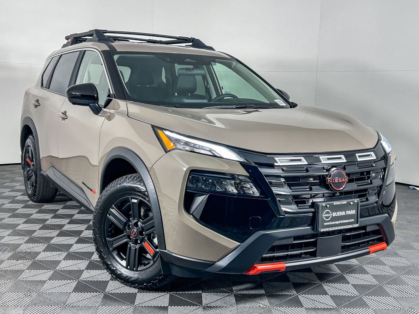 Certified 2025 Nissan Rogue SV image 1