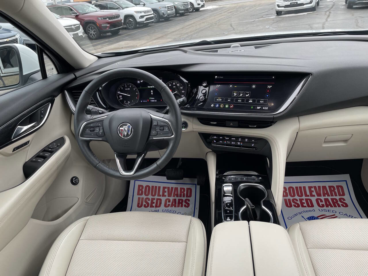 Used 2023 Buick Envision Essence image 3