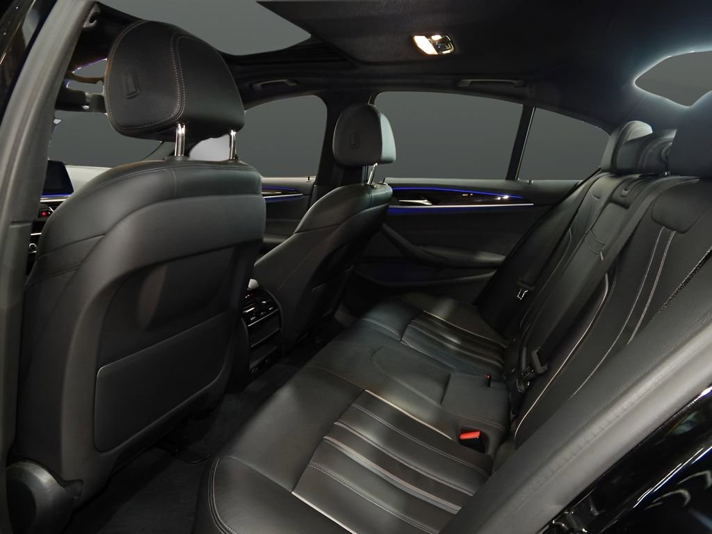 Used 2019 BMW 540i xDrive image 24