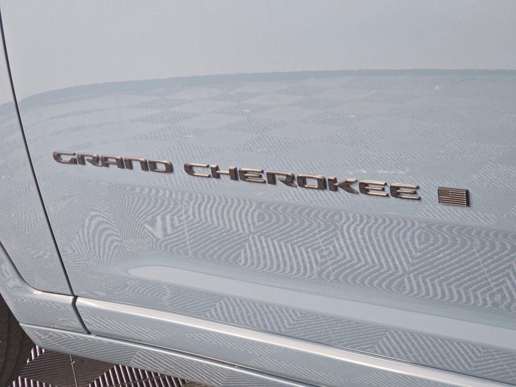New 2026 Jeep Grand Cherokee Limited AWD/4WD image 15