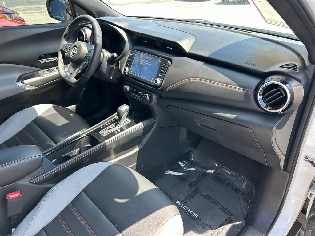 Certified 2024 Nissan Kicks SR w/ SR Premium Package FWD image 41