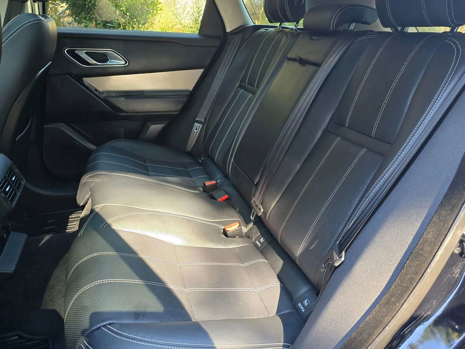 Used 2018 Land Rover Range Rover Velar S image 12