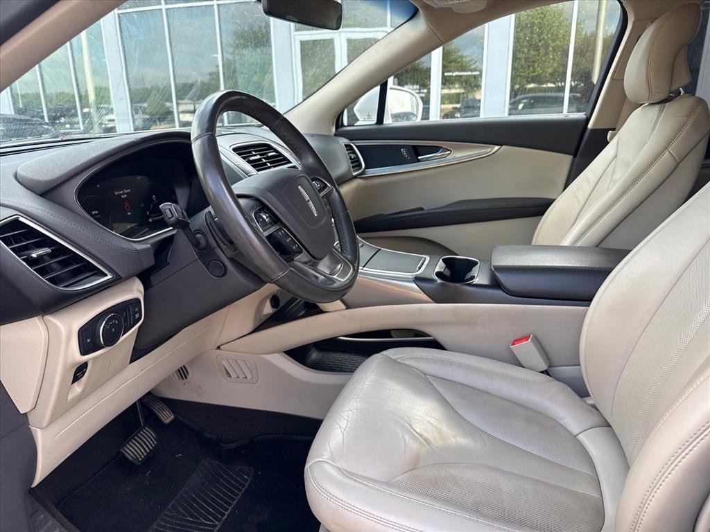 Used 2019 Lincoln Nautilus Select image 9