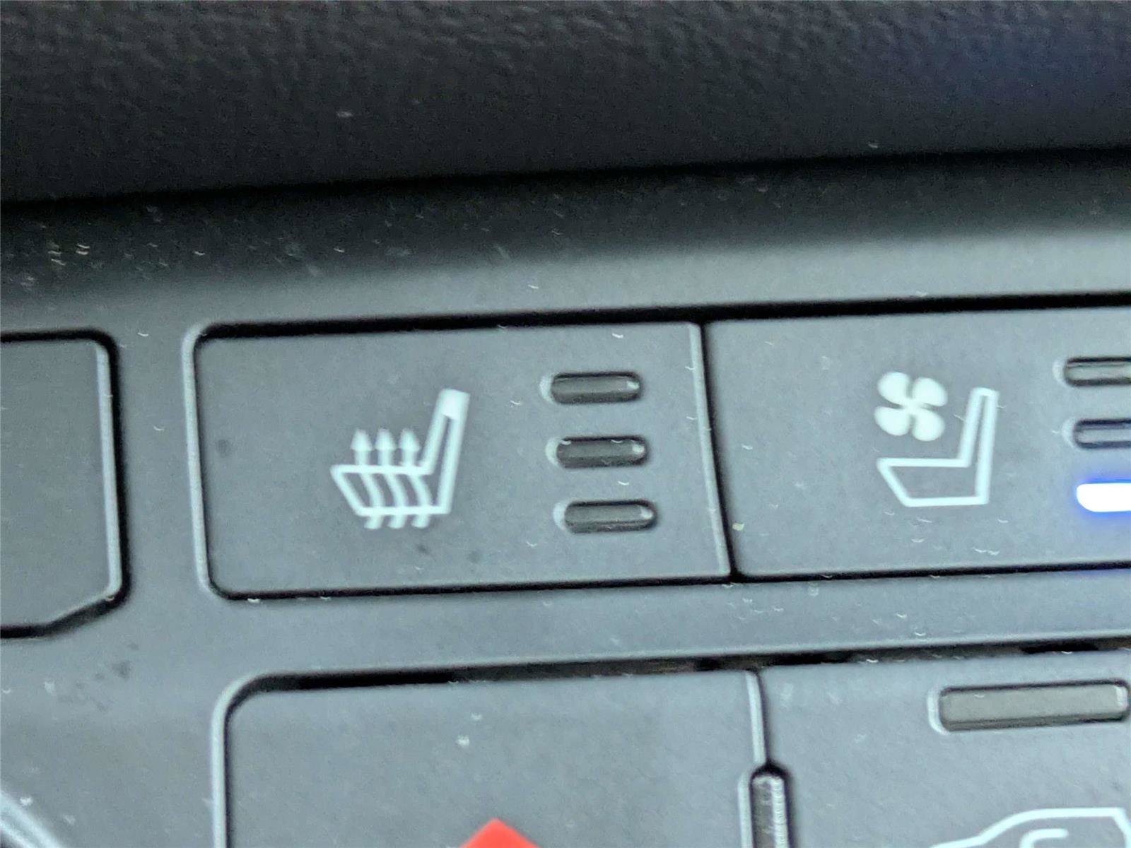 Certified 2025 Dodge Durango GT image 27