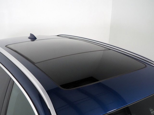 Used 2023 BMW X3 sDrive30i w/ Premium Package image 4