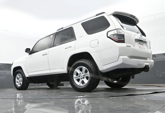 Used 2020 Toyota 4Runner SR5 Premium w/ Moonroof Package AWD/4WD image 27