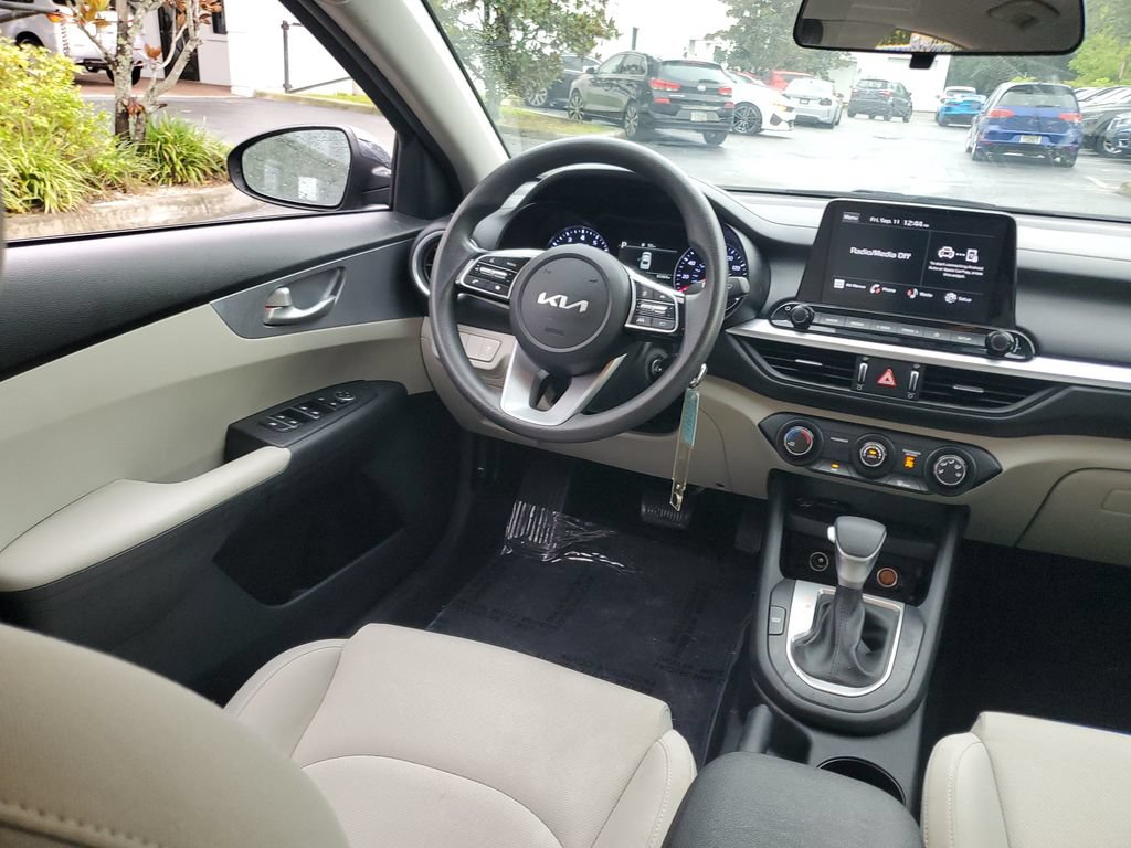 Used 2022 Kia Forte LXS FWD image 14