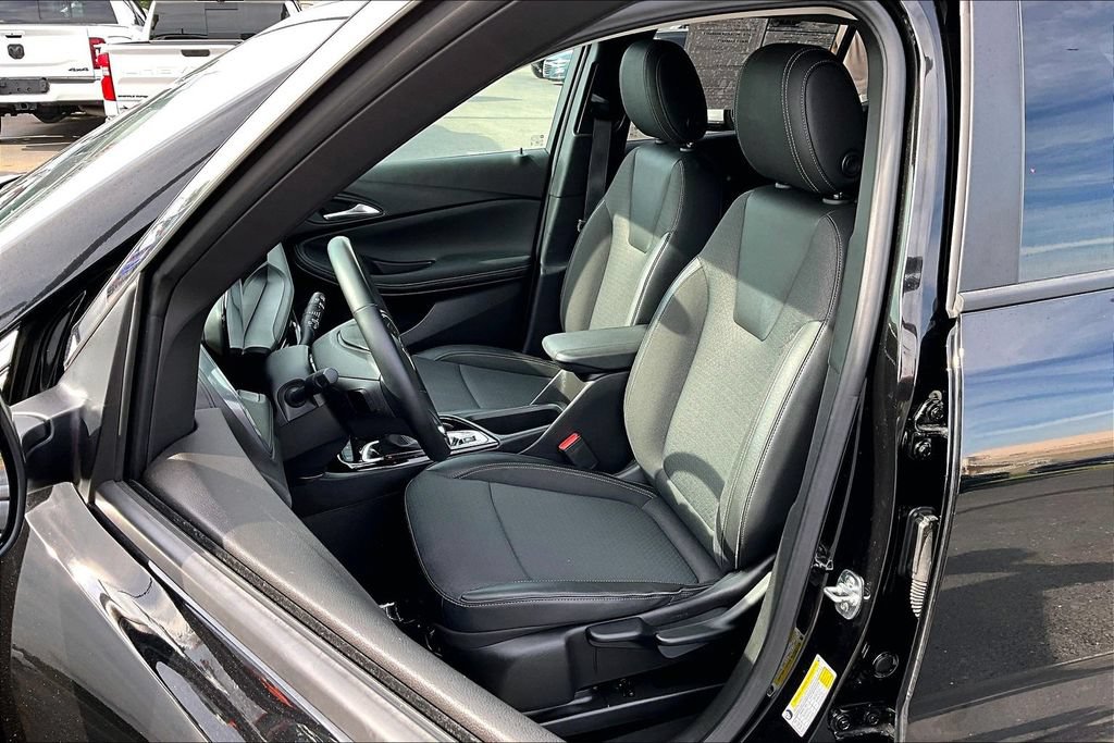 Used 2025 Buick Encore GX Preferred FWD image 23