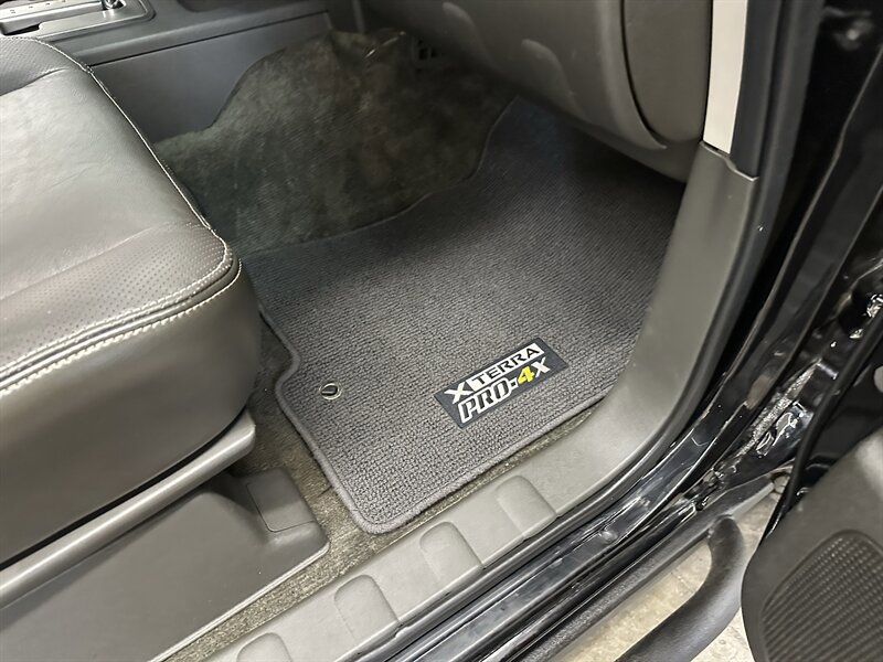 Used 2015 Nissan Xterra PRO-4X w/ Pro-4x Leather Package image 34