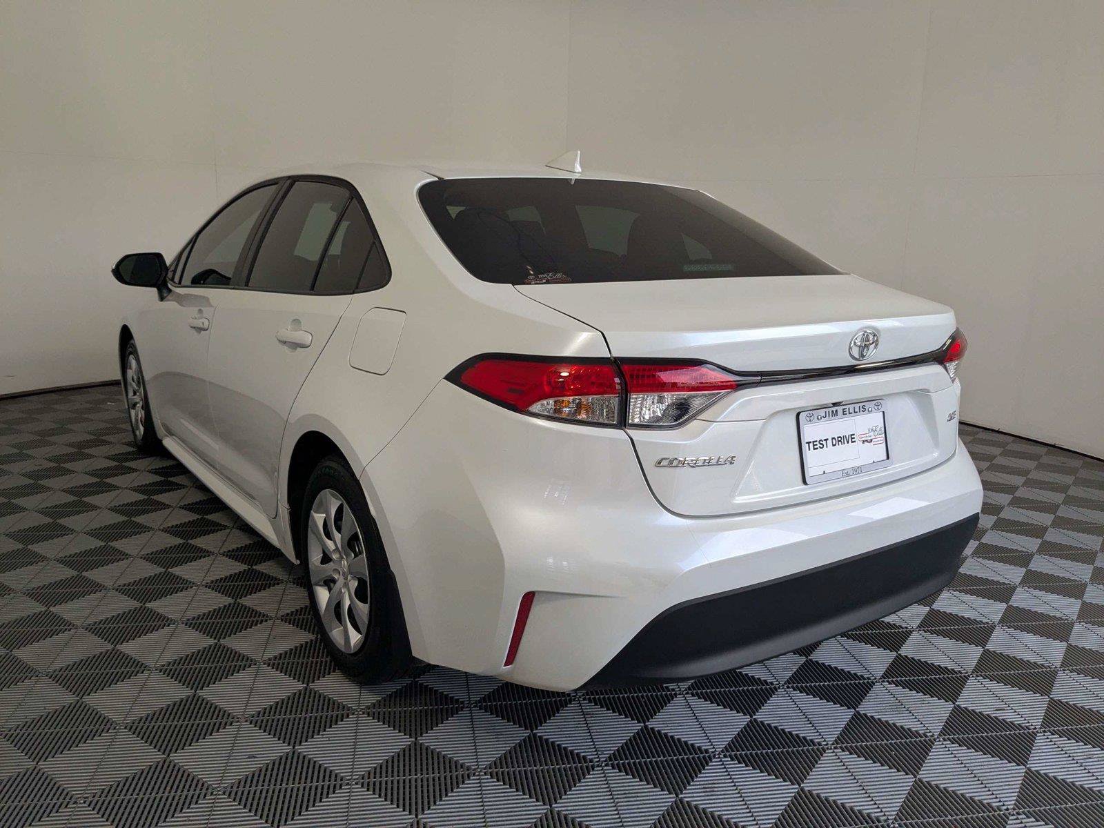 Certified 2025 Toyota Corolla LE FWD image 7