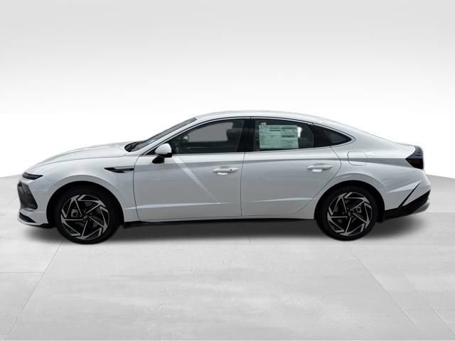 Used 2026 Hyundai Sonata SEL FWD image 3