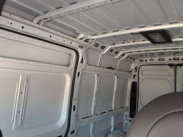 Used 2025 RAM ProMaster 2500 w/ Convenience Group FWD image 11