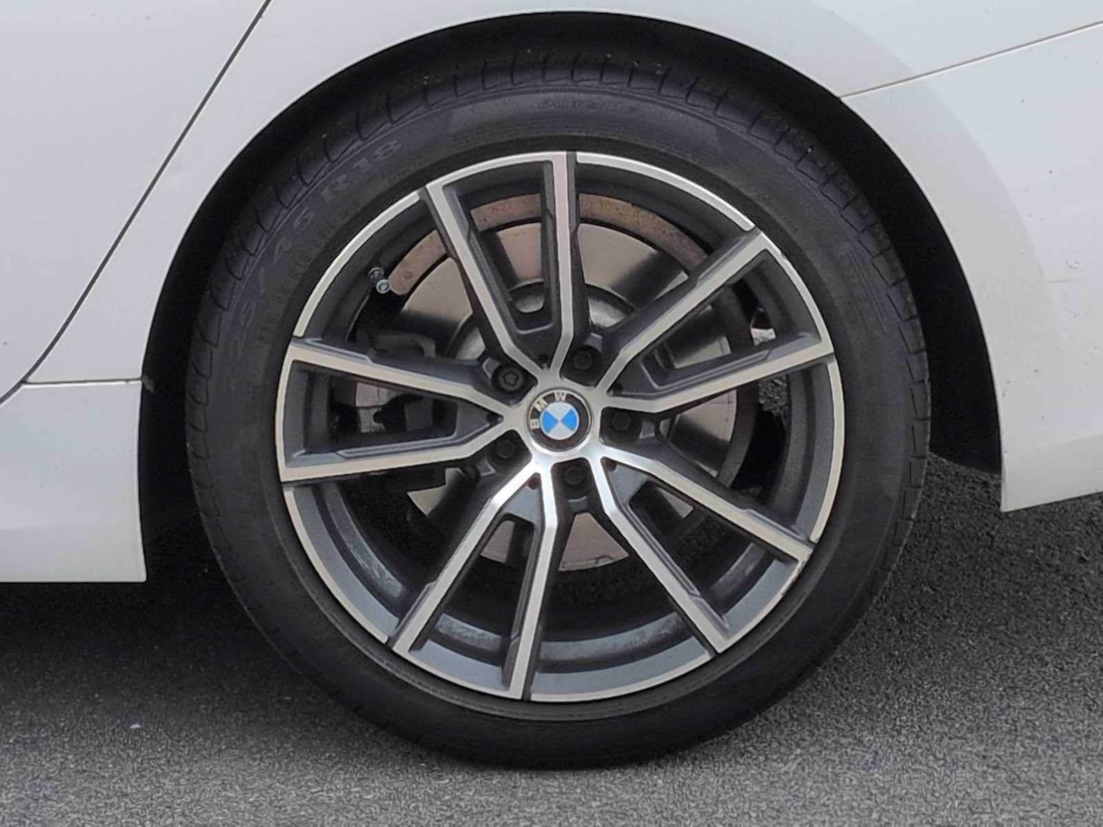Used 2019 BMW 330i Sedan w/ Convenience Package RWD image 14