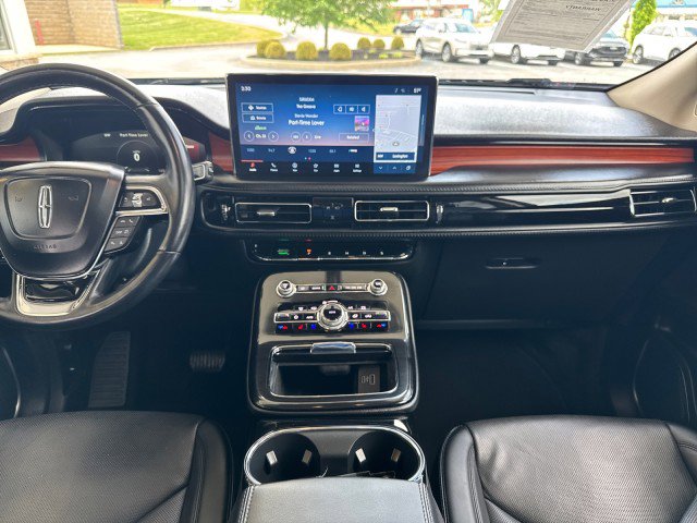 Used 2022 Lincoln Nautilus Reserve AWD/4WD image 9