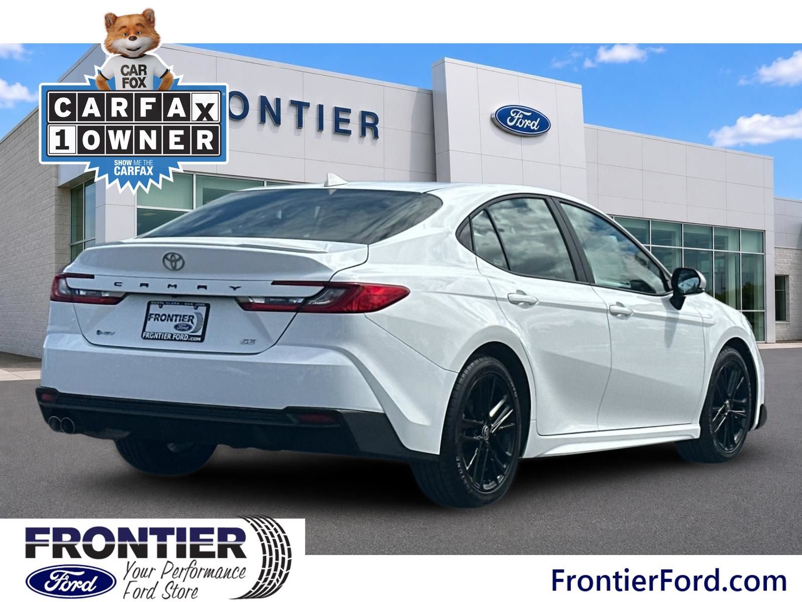 Used 2025 Toyota Camry SE FWD image 5