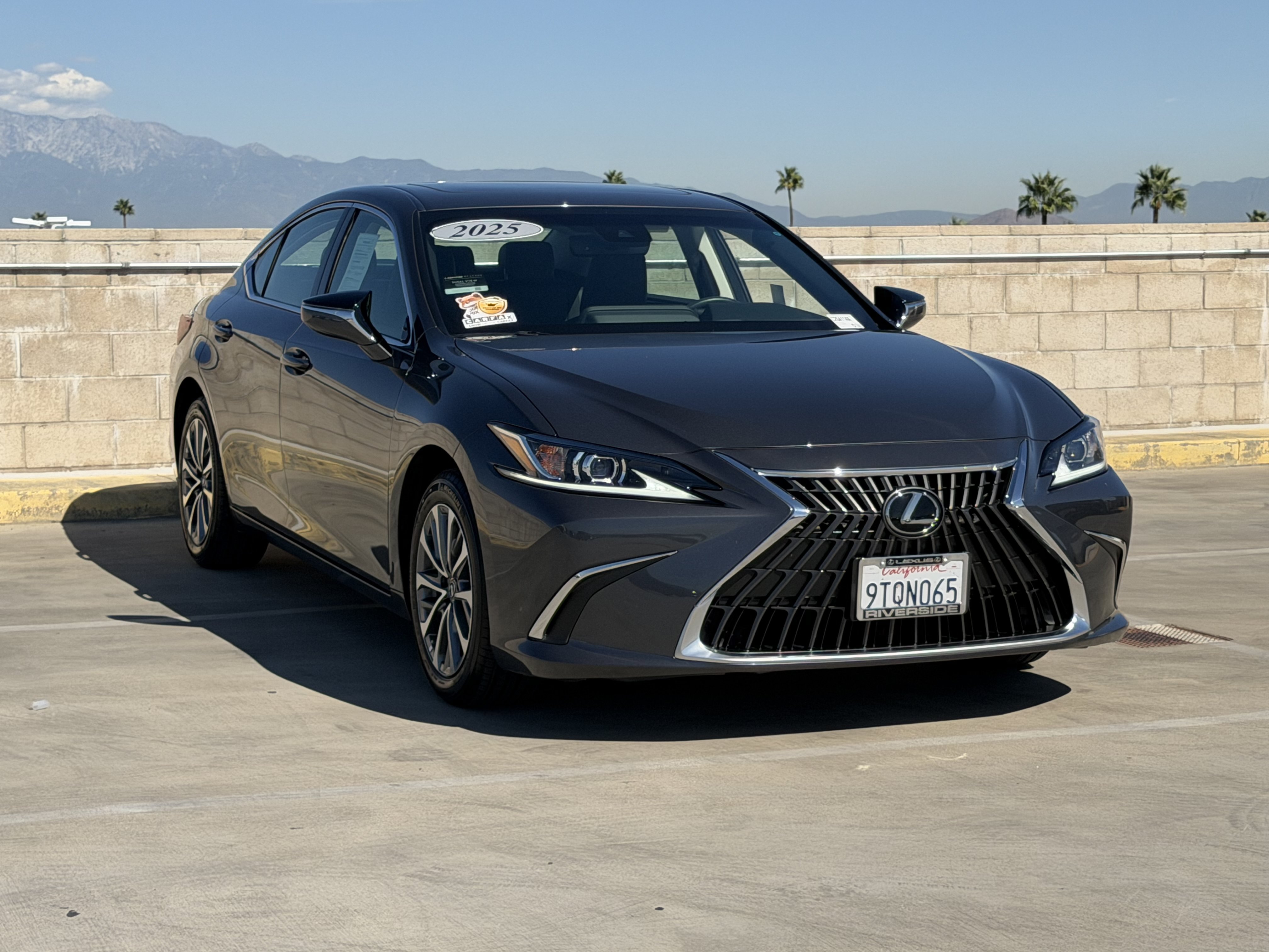 Certified 2025 Lexus ES 350 w/ Accessory Package (Z1) FWD image 2