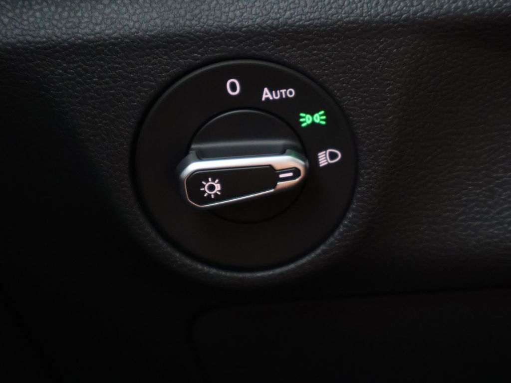 New 2026 Volkswagen Jetta SE image 37