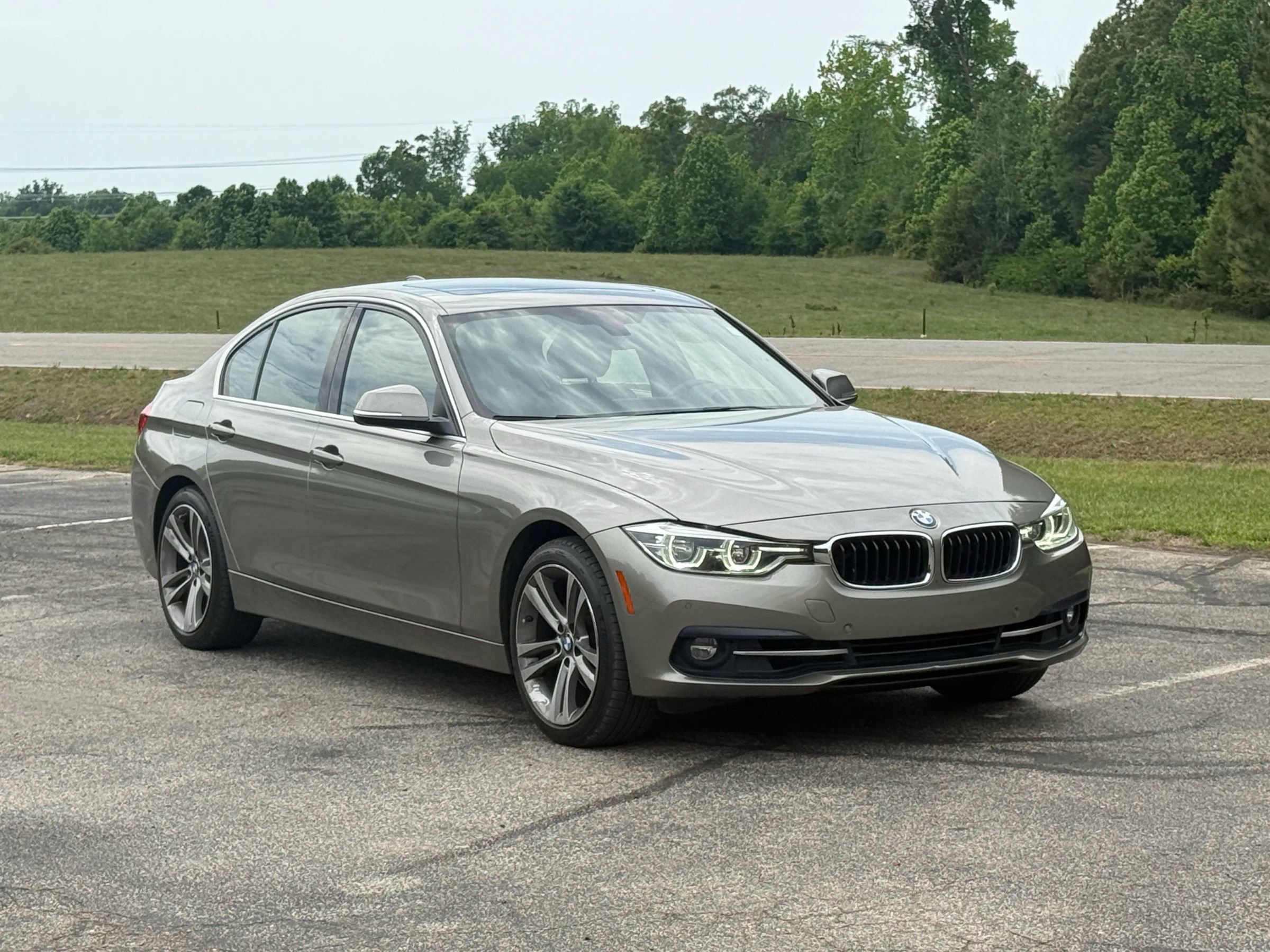 Used 2018 BMW 330i Sedan w/ Premium Package RWD image 1