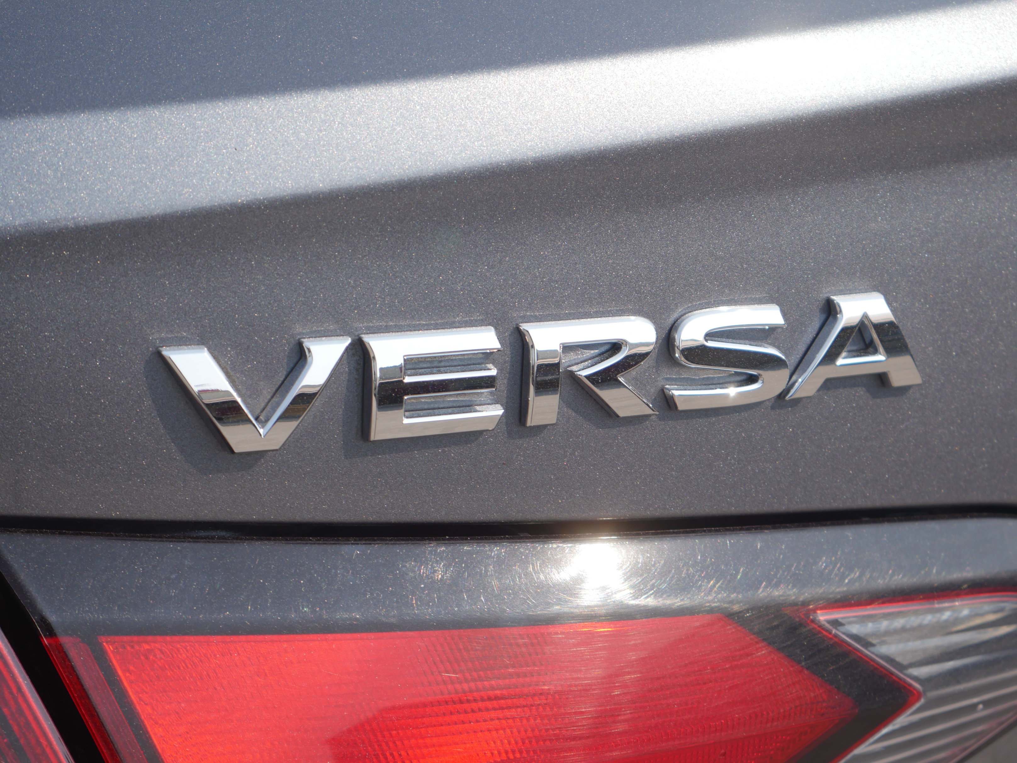 Used 2020 Nissan Versa S FWD image 16