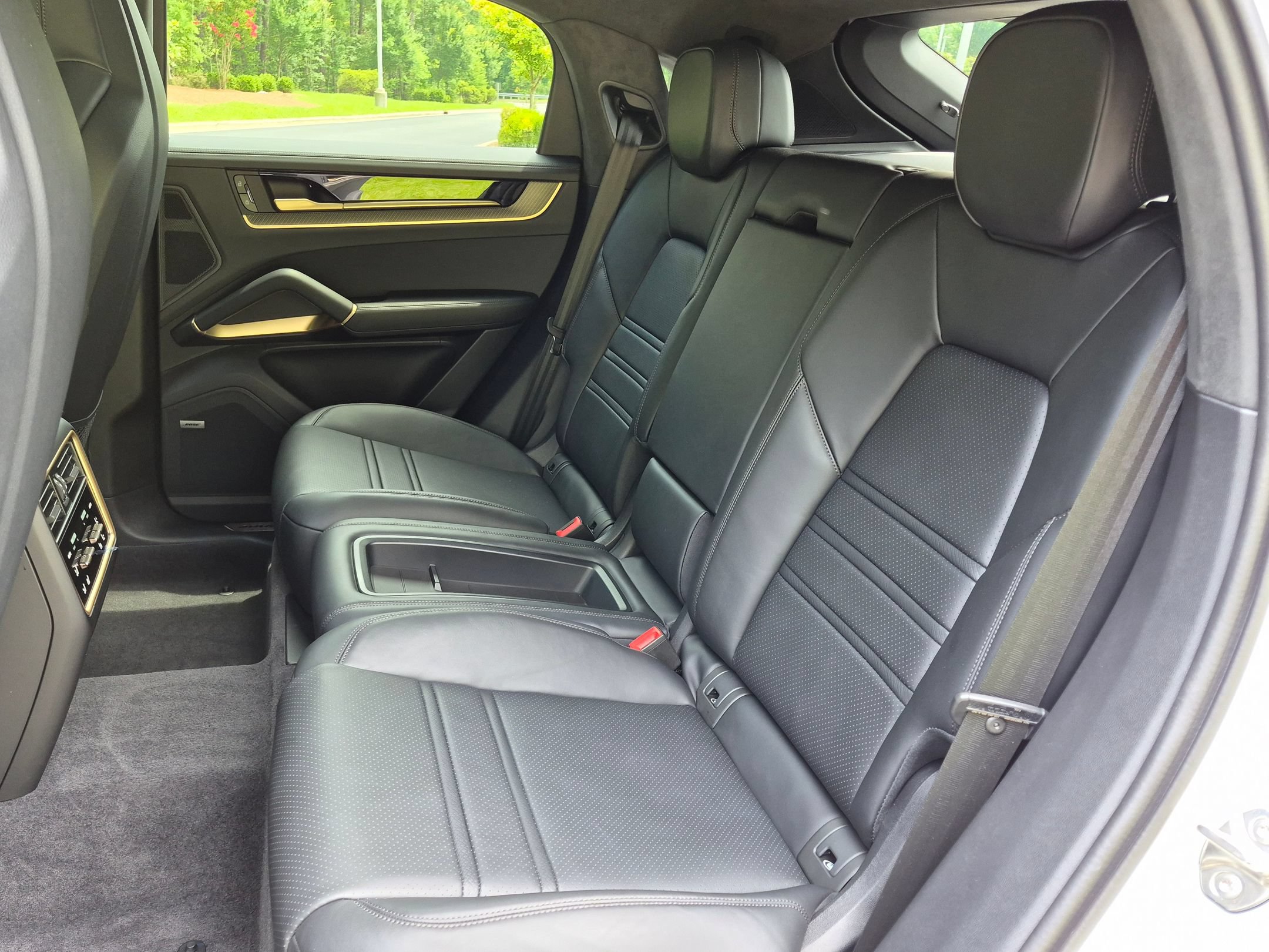 Certified 2026 Porsche Cayenne Turbo AWD/4WD image 27