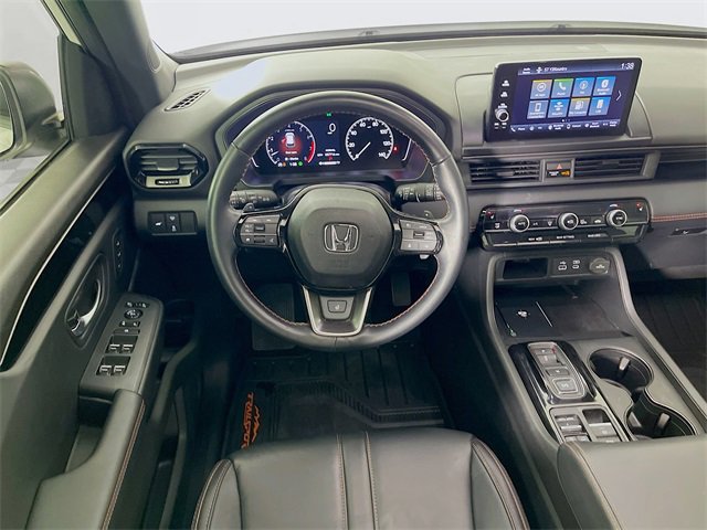 Used 2025 Honda Pilot TrailSport image 23