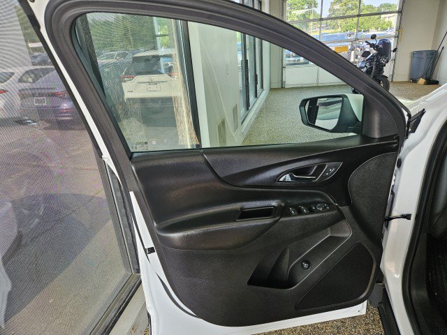 Used 2024 Chevrolet Equinox LT FWD image 17