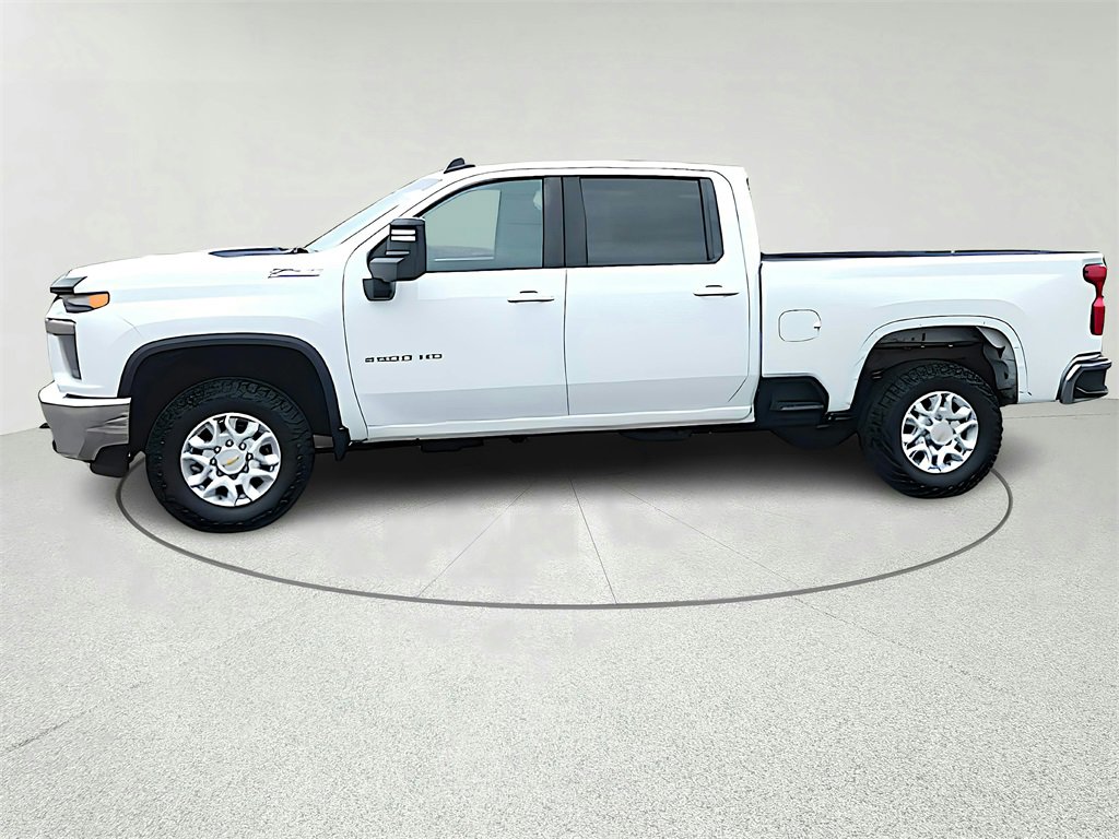 Used 2022 Chevrolet Silverado 2500 LT w/ Convenience Package image 4