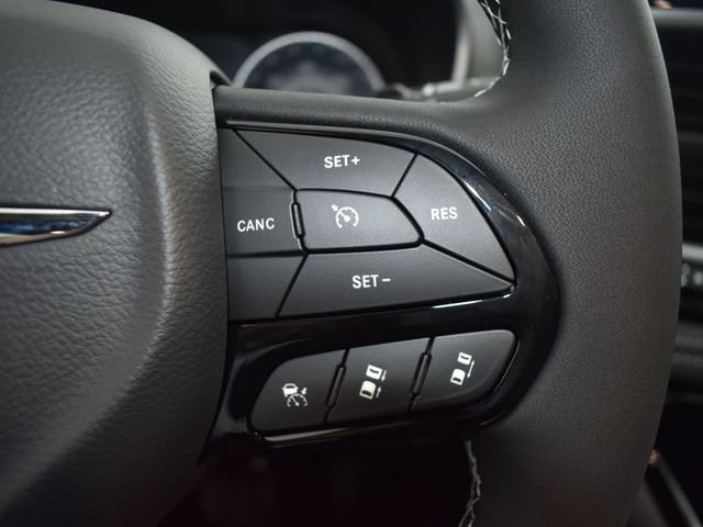 New 2026 Chrysler Pacifica Limited w/ S Appearance Package AWD/4WD image 18