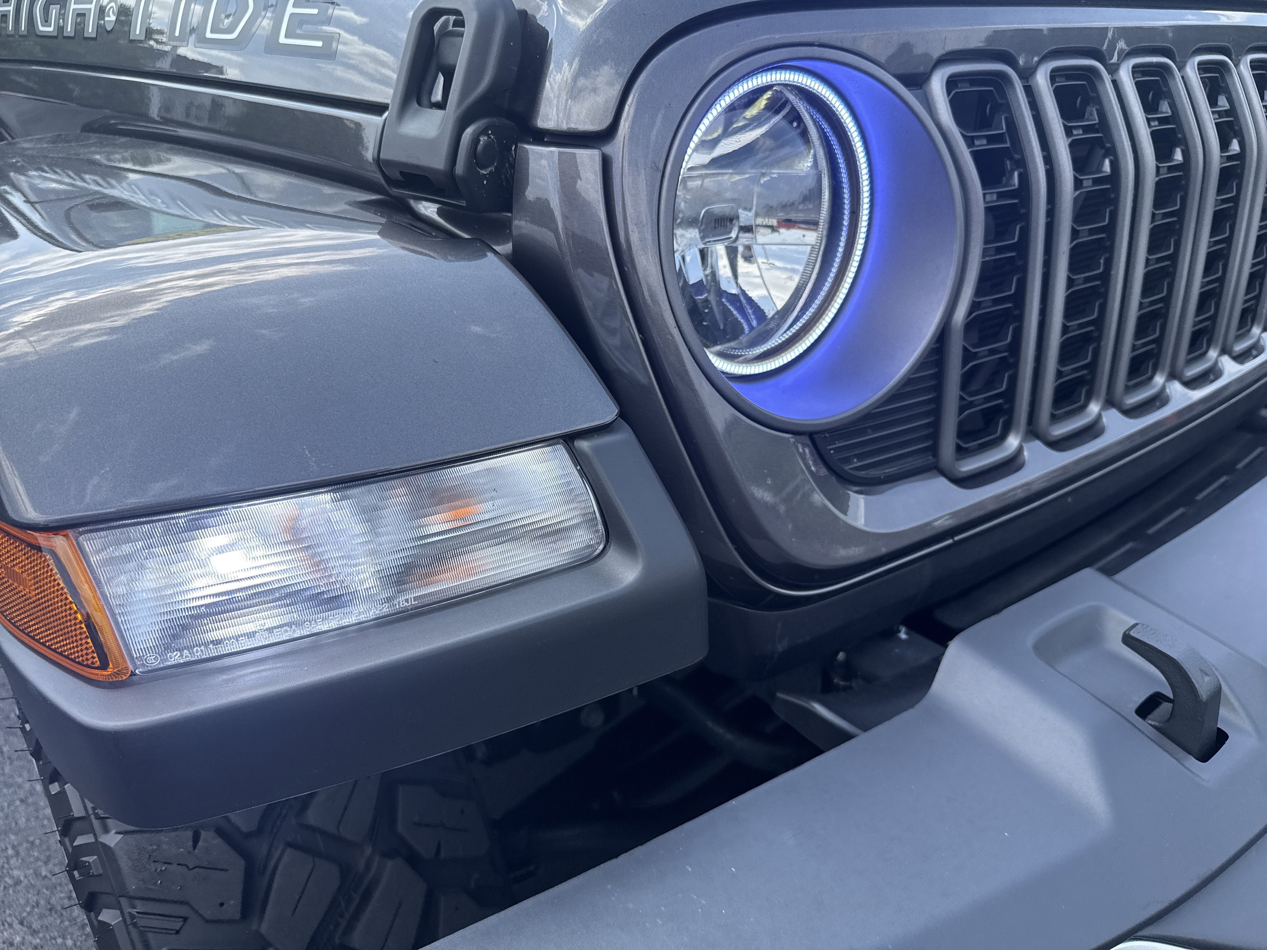 Used 2025 Jeep Gladiator Sport AWD/4WD image 31