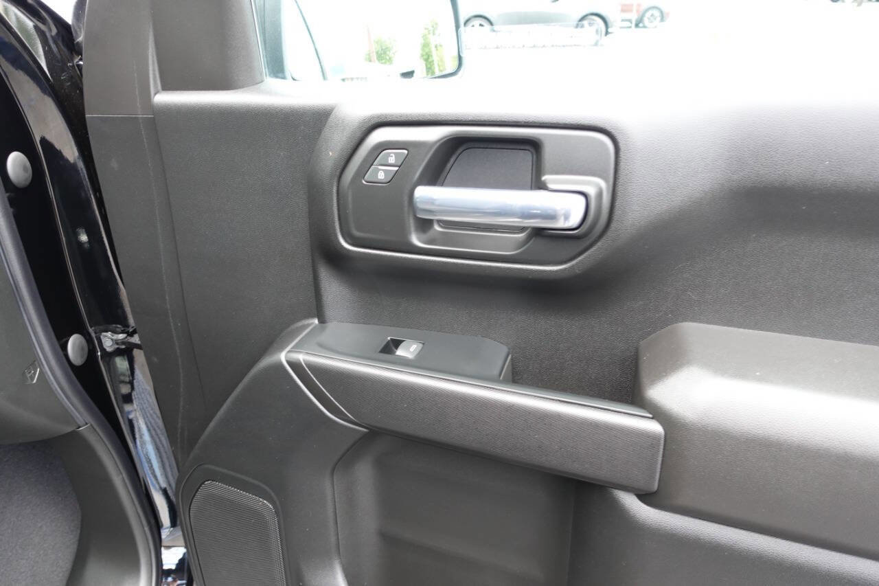 Used 2023 Chevrolet Silverado 1500 Custom AWD/4WD image 35