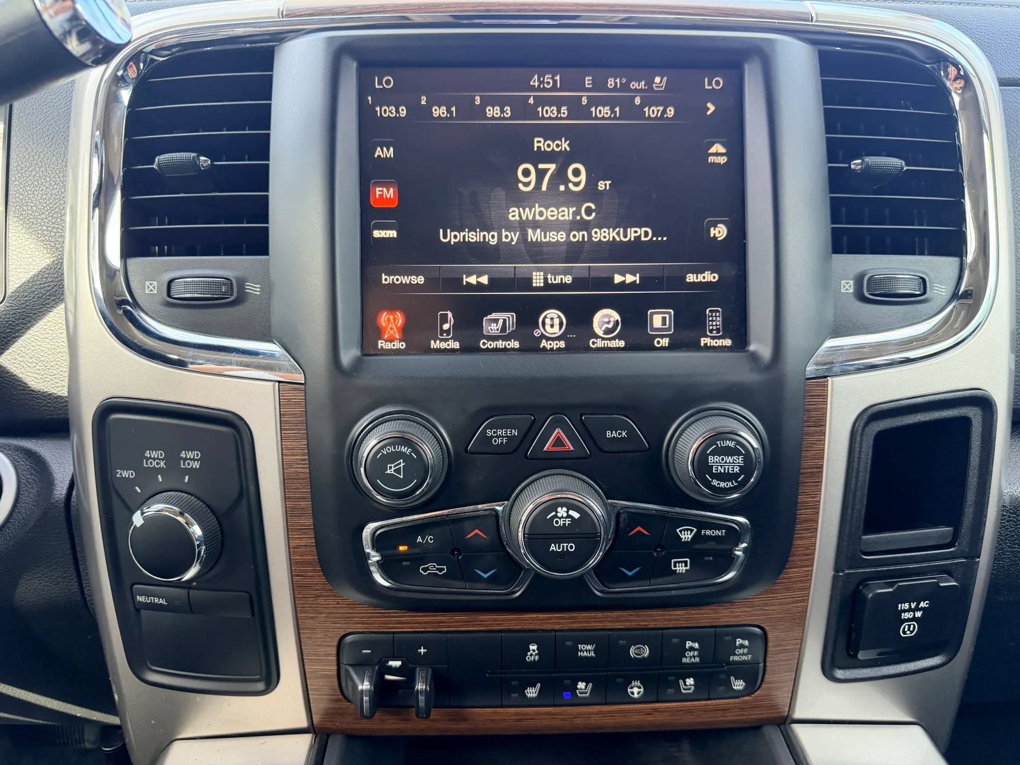 Used 2016 RAM 2500 Laramie AWD/4WD image 18