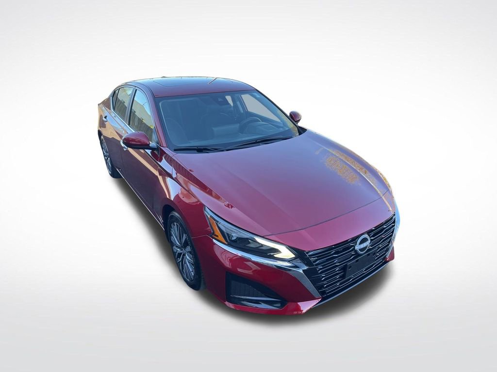 Certified 2024 Nissan Altima 2.5 SV w/ SV Premium Package FWD image 18