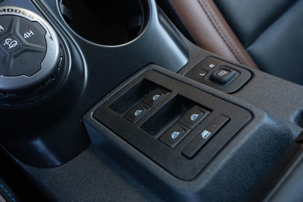 Used 2024 Ford Bronco Outer Banks AWD/4WD image 36