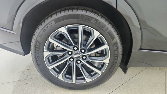 Used 2025 Cadillac Lyriq Sport AWD/4WD image 60