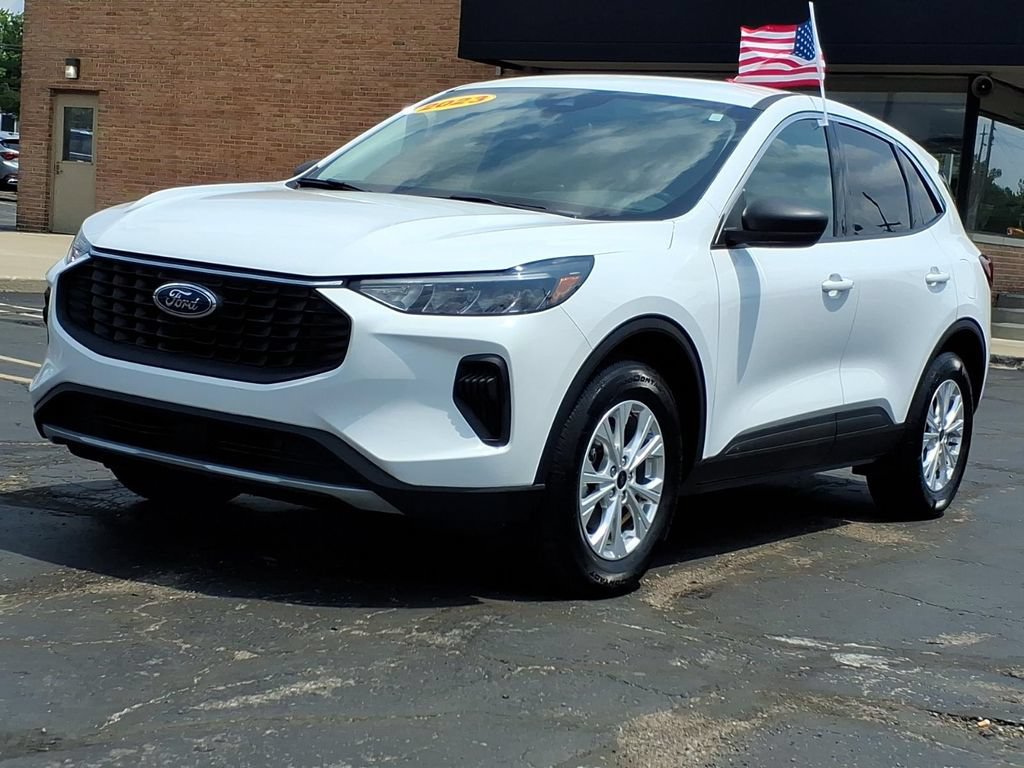 Used 2023 Ford Escape Active AWD/4WD image 3