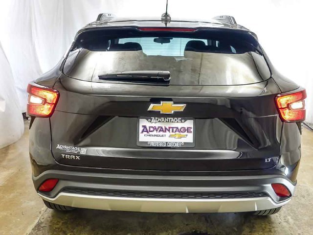 New 2026 Chevrolet Trax LT w/ LT Convenience Package FWD image 6