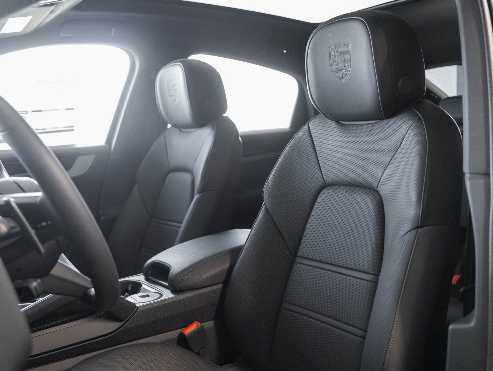 Certified 2026 Porsche Cayenne Coupe image 5