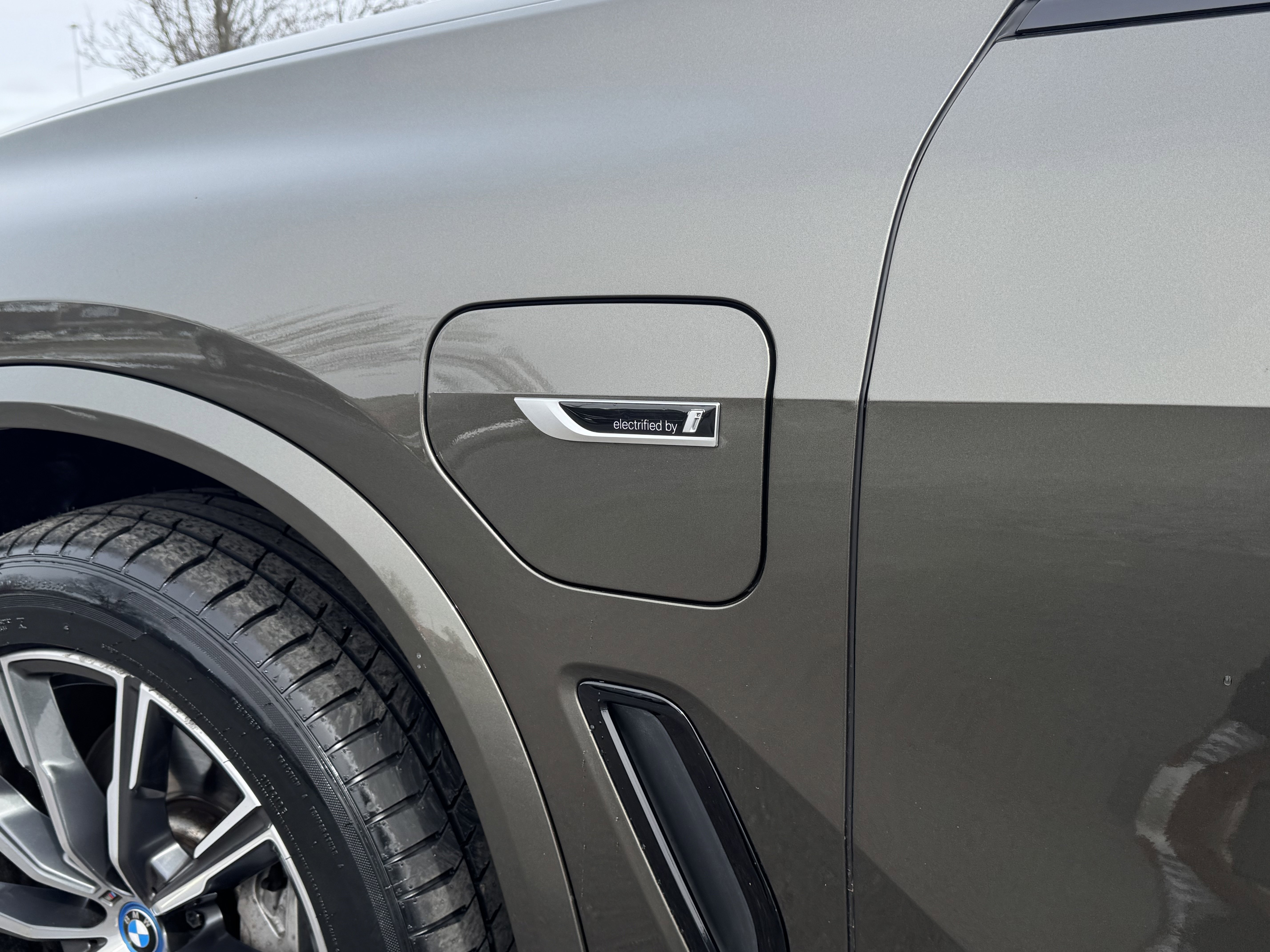 Used 2023 BMW X5 xDrive45e w/ Executive Package image 15