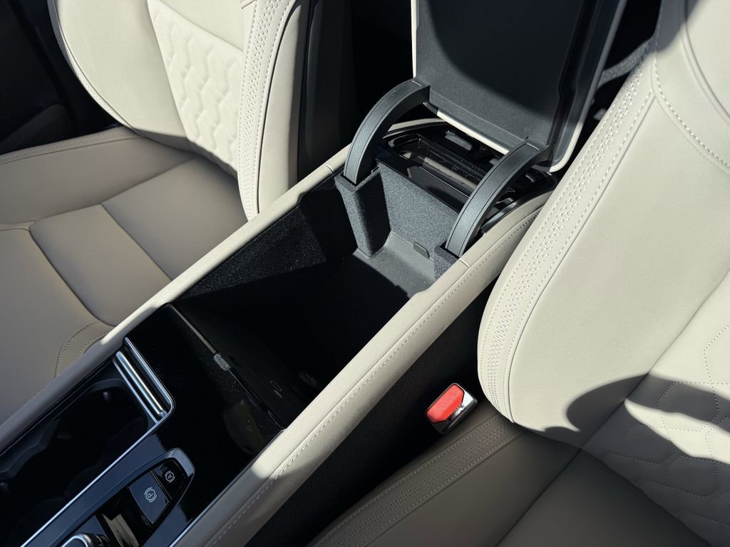New 2026 Volvo XC90 B6 Plus image 24