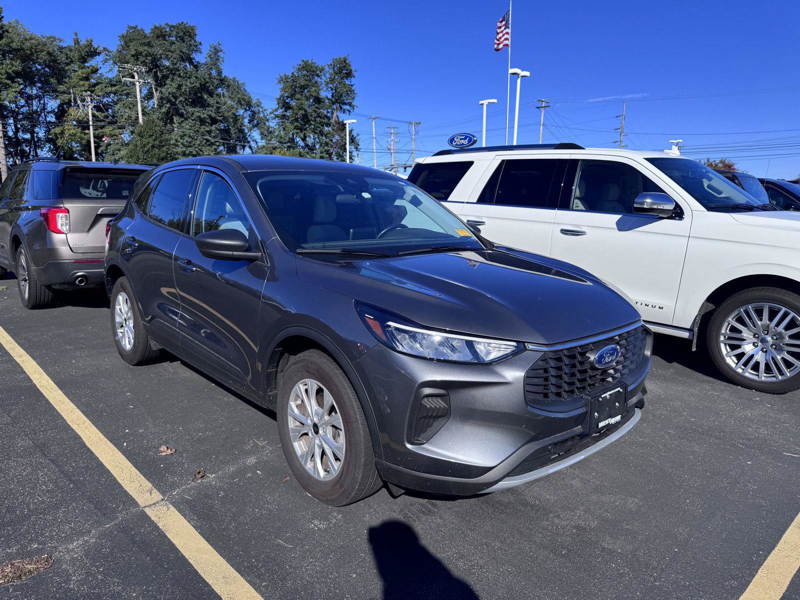 Used 2023 Ford Escape Active AWD/4WD image 3