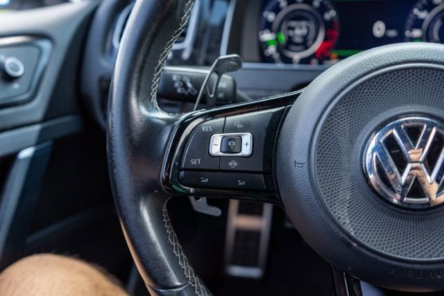 Used 2019 Volkswagen Golf R 4-Door image 17