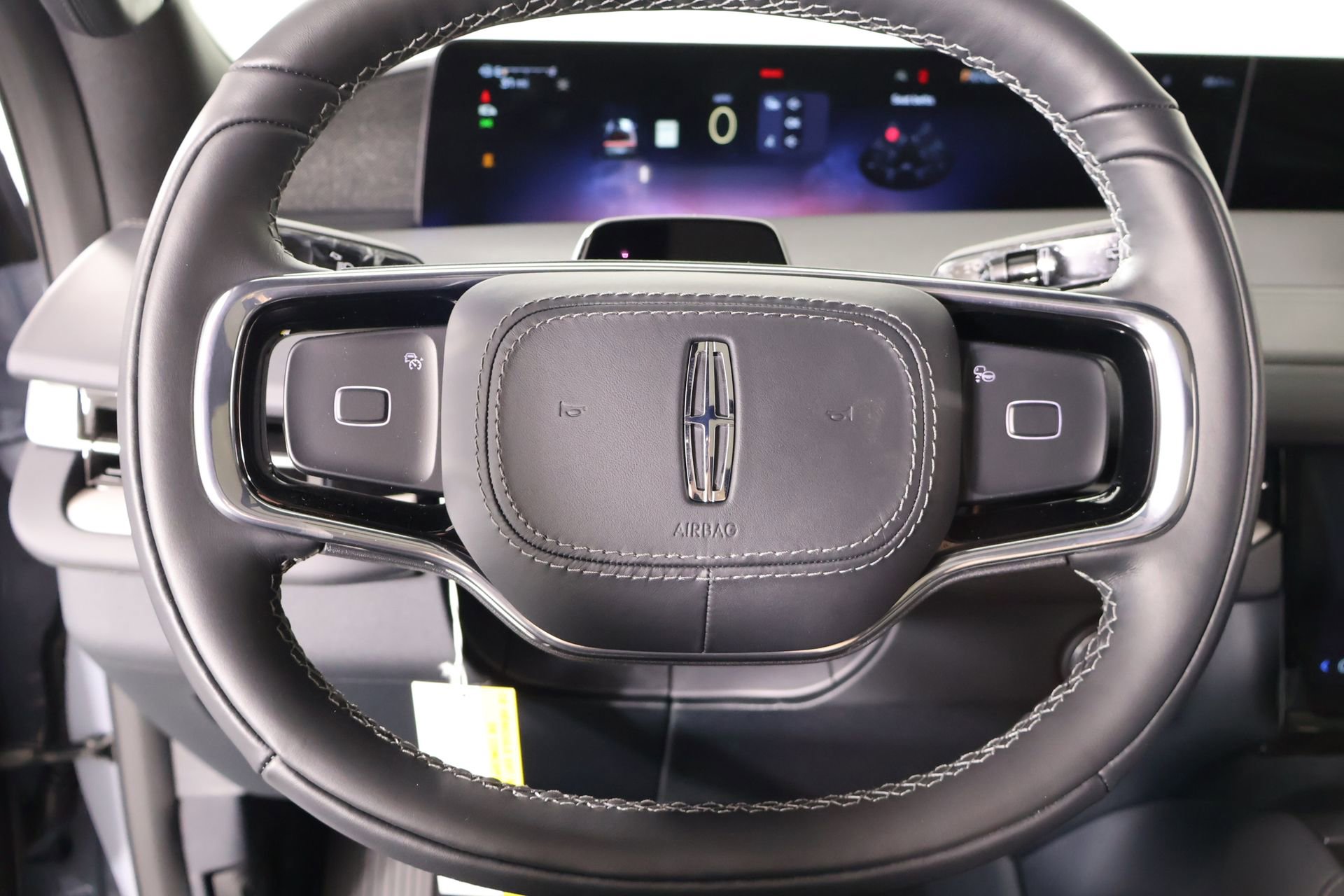 New 2026 Lincoln Navigator L Reserve AWD/4WD image 3
