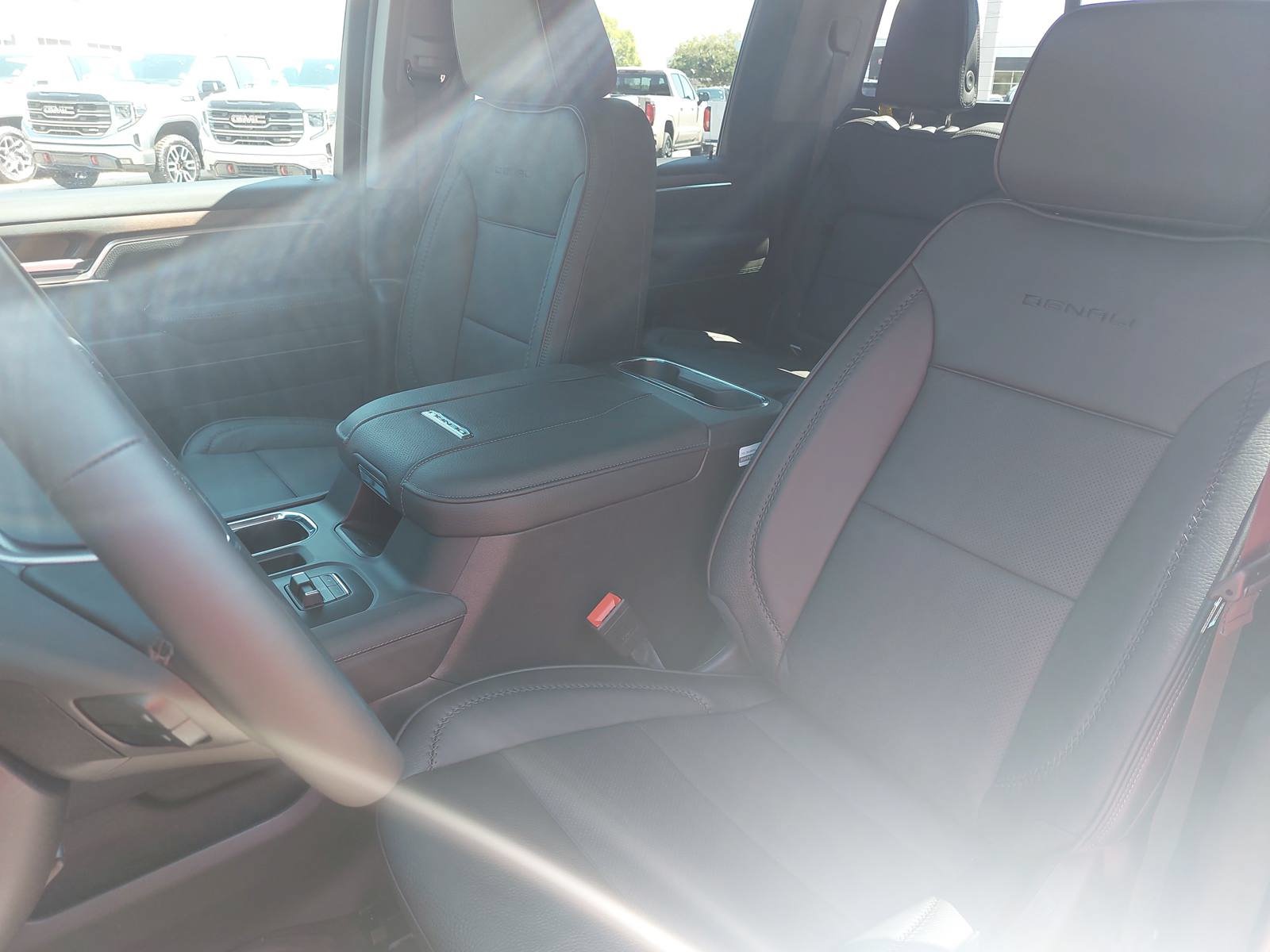 New 2026 GMC Sierra 2500 Denali w/ Denali Reserve Package AWD/4WD image 14