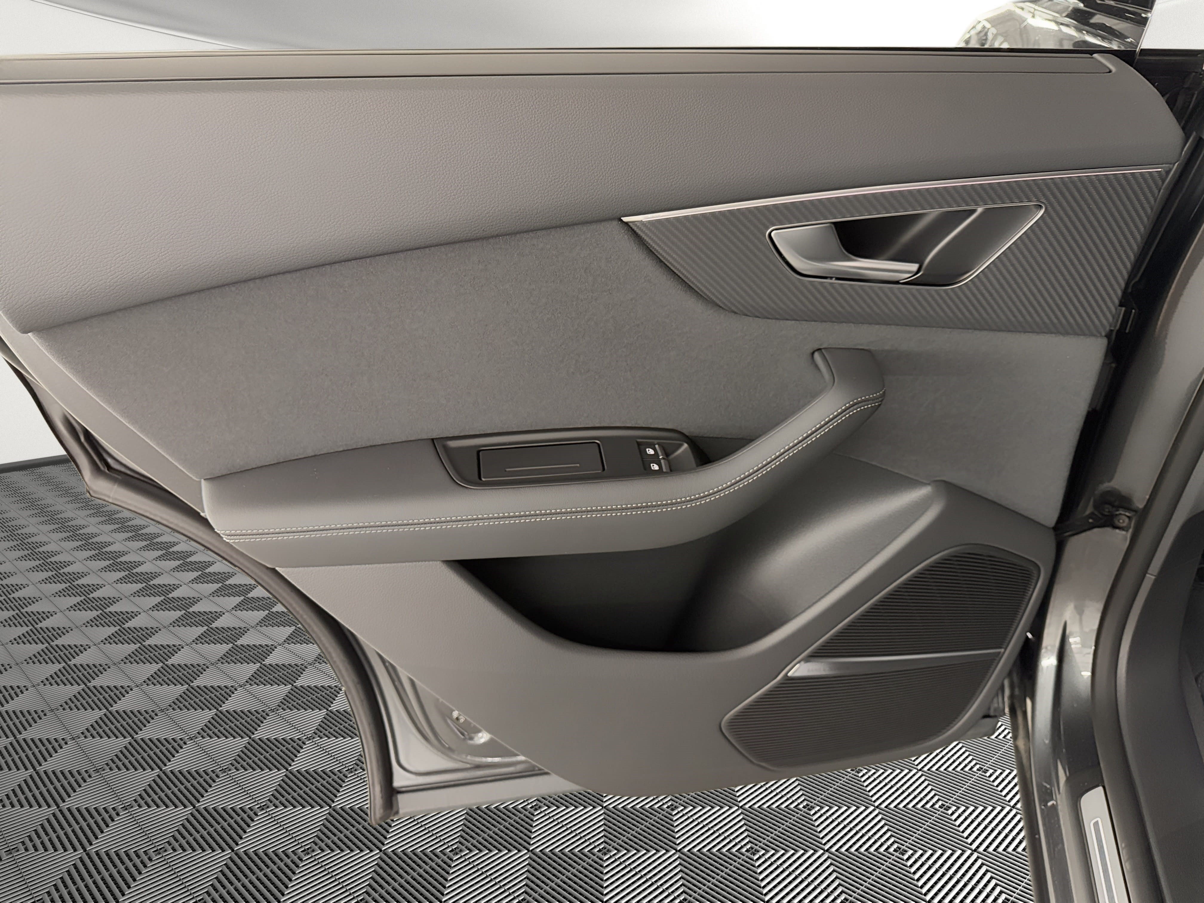 New 2026 Audi SQ8 Prestige AWD/4WD image 17