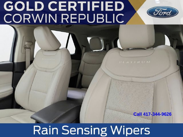 Used 2023 Ford Explorer Platinum w/ Technology Package AWD/4WD image 12