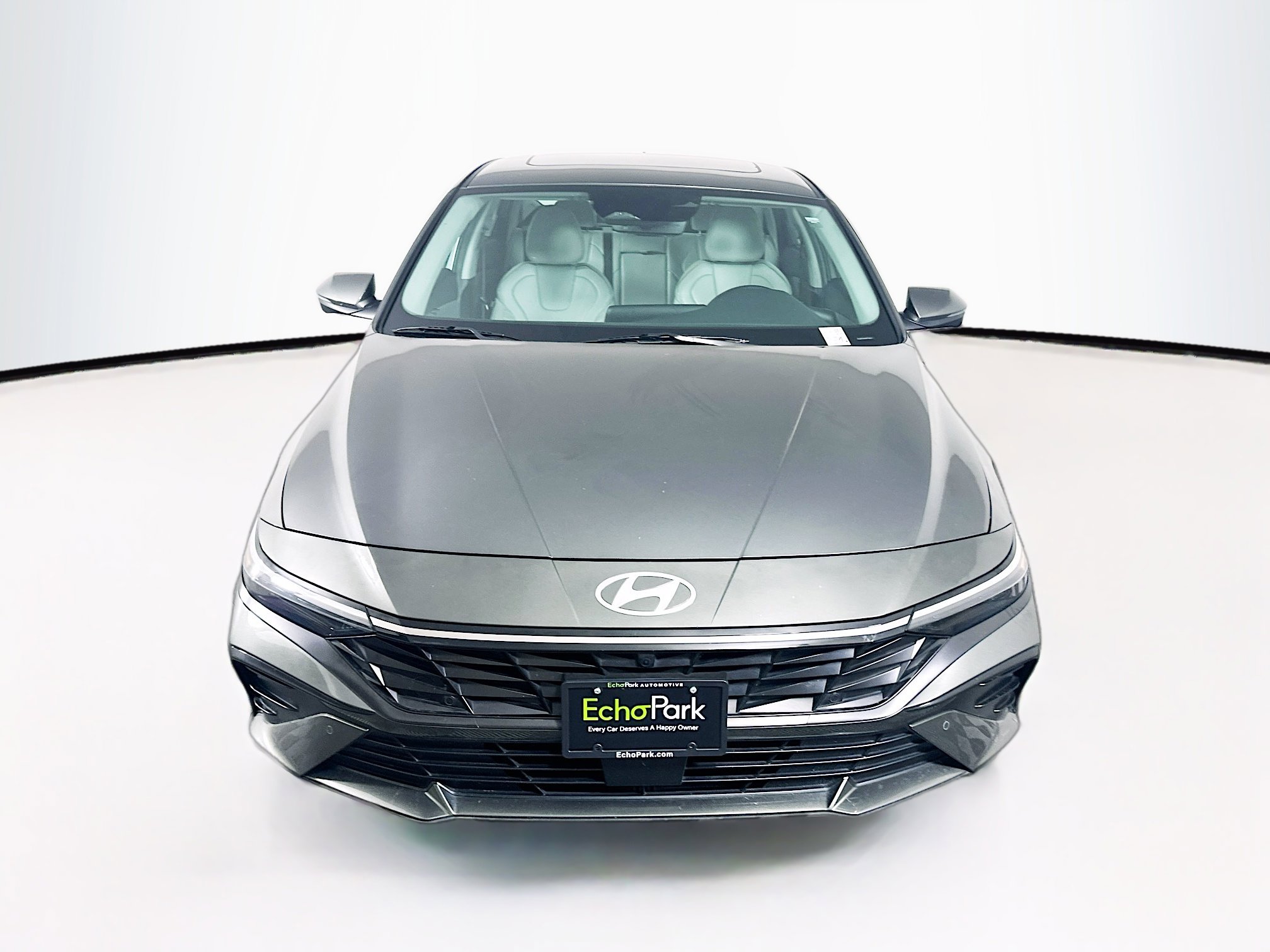 Used 2024 Hyundai Elantra Limited image 2