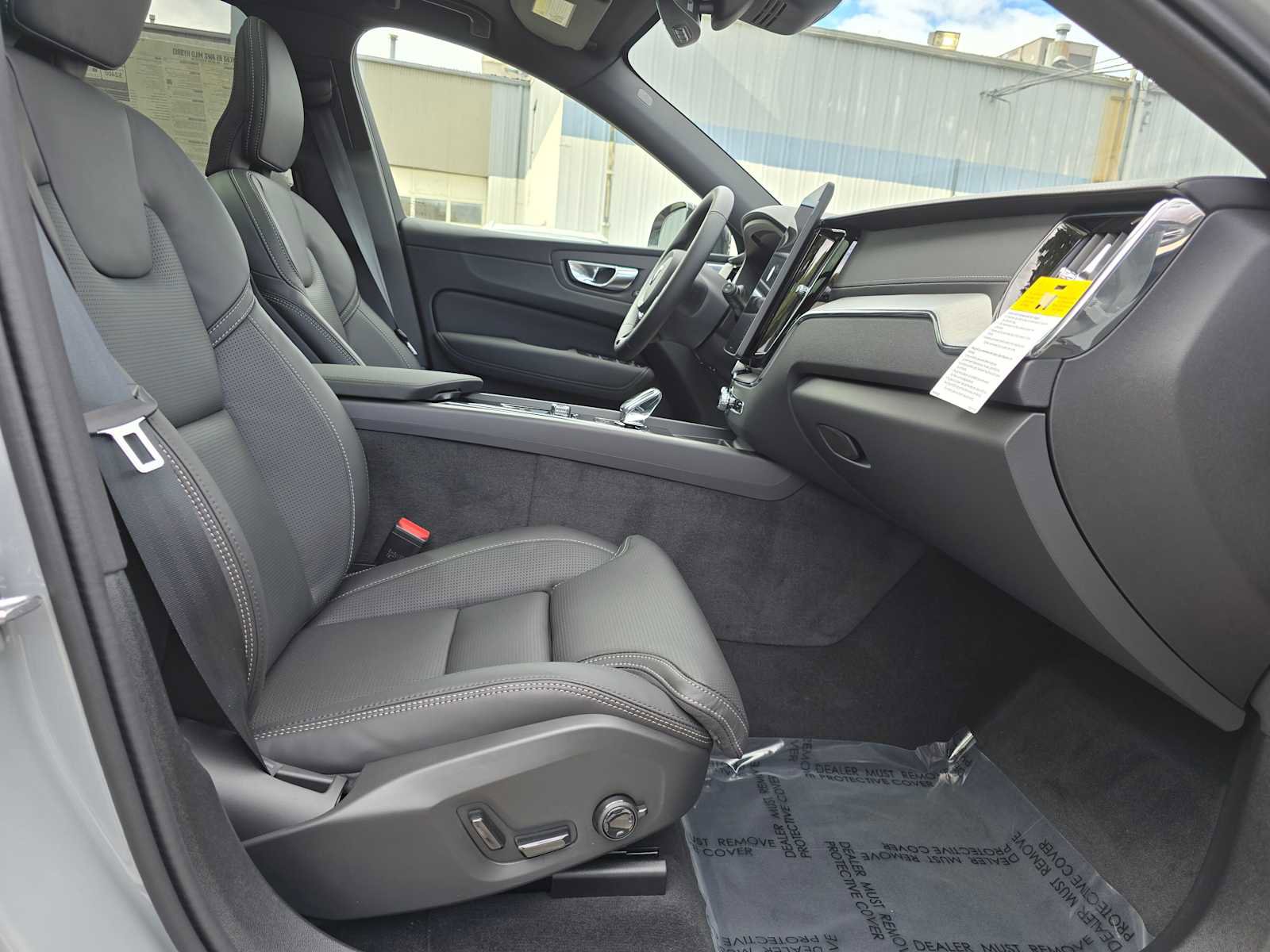 New 2026 Volvo XC60 B5 Ultra w/ Protection Package Premier AWD/4WD image 18