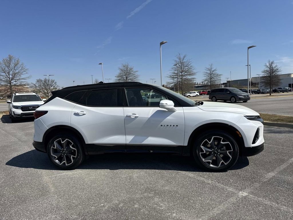 Used 2022 Chevrolet Blazer RS w/ Enhanced Convenience Package image 2